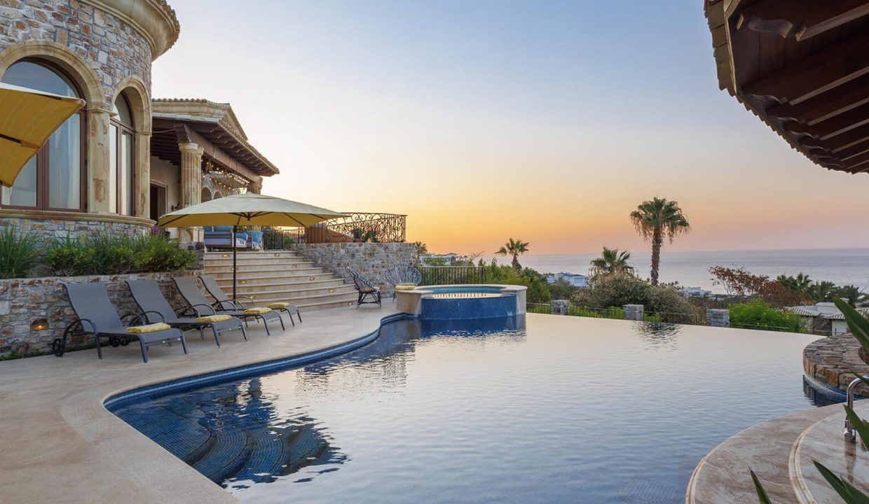 Querencia real estate investment